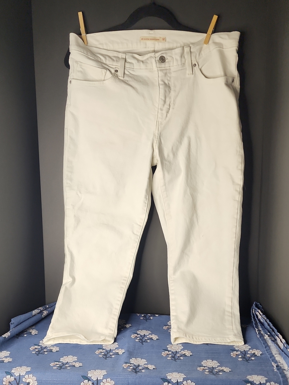 Levis Women's White Straight Jeans